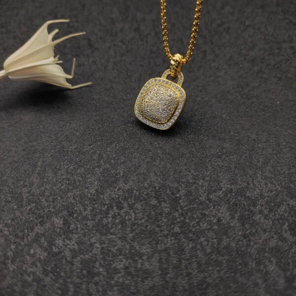 Albion&reg; Pendant in 18K Yellow Gold with Pave Diamonds,18mm