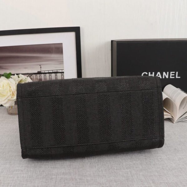 A8461107-87B6-C221-79DF-0575584ACDDC.jpg CHANEL Woven Straw Raffia Striped Medium Deauville Tote