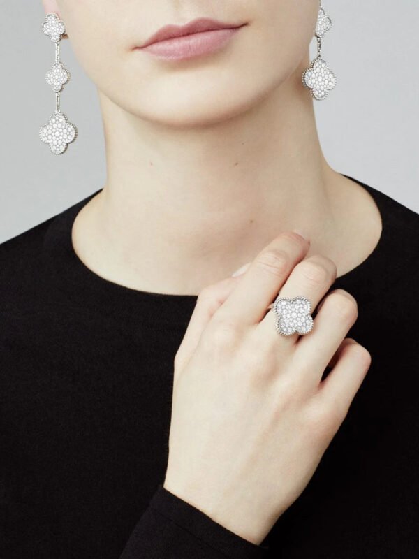 Magic Alhambra ring