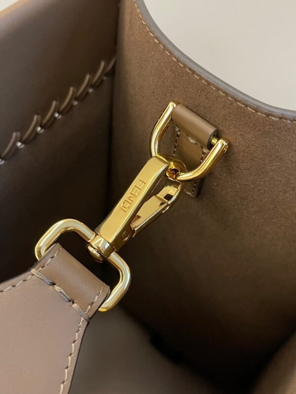 AA308F47-CEE6-B4FC-2137-36FE50A2DA62.jpg Fendi Sunshine Shopper Medium Bag