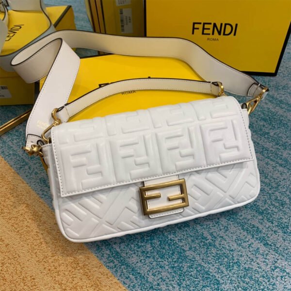 AA965DAB-357D-776E-36C3-D0AEB89E58C0.jpg Fendi Baguette