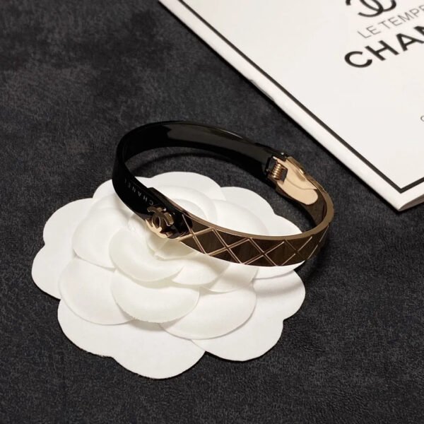 ABF2D56B-A5DB-5DA9-BA76-97C6AA973192.jpg cc Bracelet