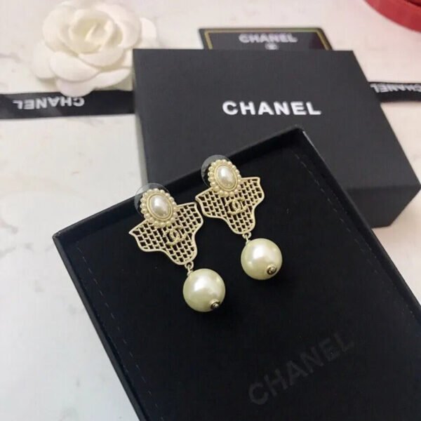 AC868404-EAF2-6A83-AD9D-FFC613894BC3.jpg cc Earrings