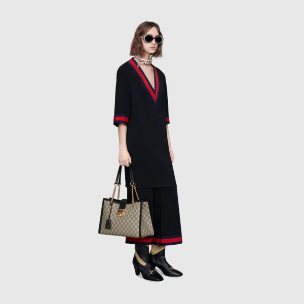 ACFFCEE5-F014-9F15-EA39-72A3A2CA5339.jpg PADLOCK MEDIUM SHOULDER BAG