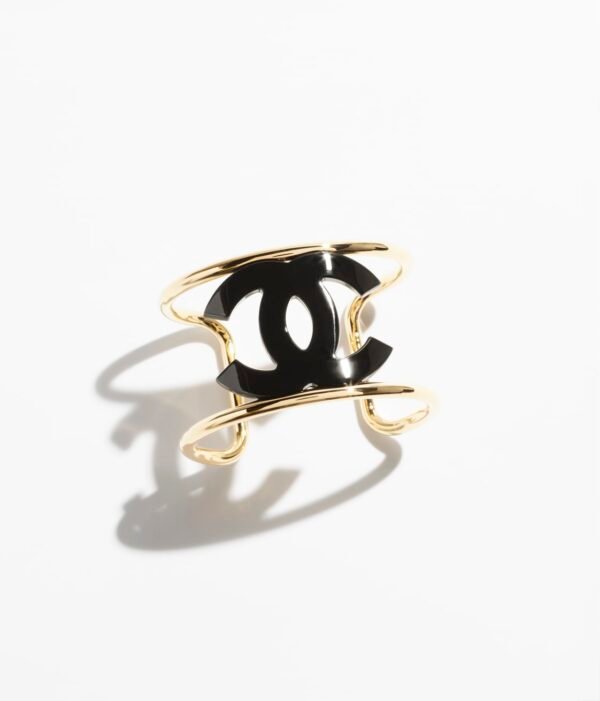 ADB1D384-B889-09E6-CE83-A8415CA6D9AA.jpg CUFF