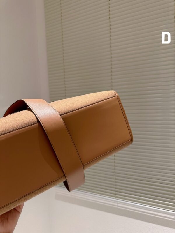 AE1DFD8D-79B0-DE90-4CD6-8867ED3B140D.jpg Fendi Sunshine Medium