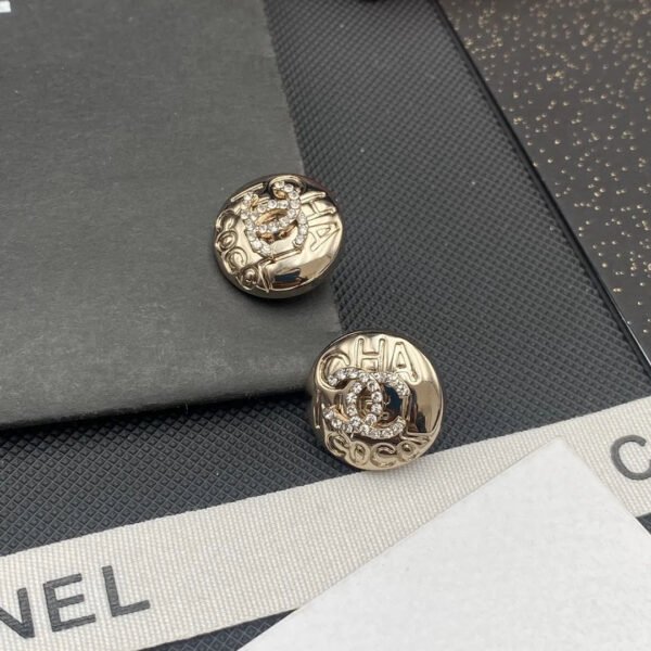 AE370E80-C85C-2A77-62D0-1C0443F00601.jpg CC Earrings 0014