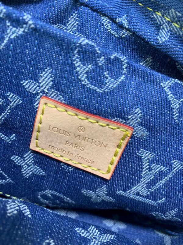 Louis Vuitton Croissant MM M46856