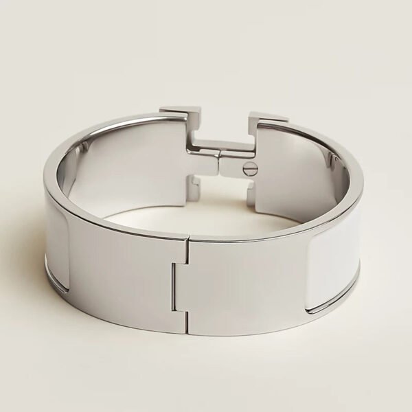 AEBFEF27-858F-80CA-D1CF-6FBAA96F0944.jpg Hermes Clic Clac H bracelet