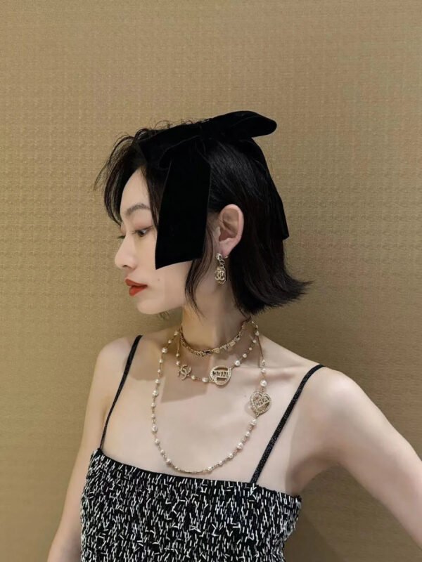 B0907D91-6841-09F1-A4CA-82FB9B82AA24.jpg CC Earrings 0002