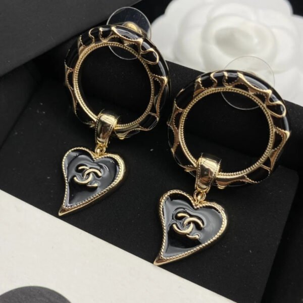 B182511E-404D-F79D-C96E-55DB602004F4.jpg cc Earrings