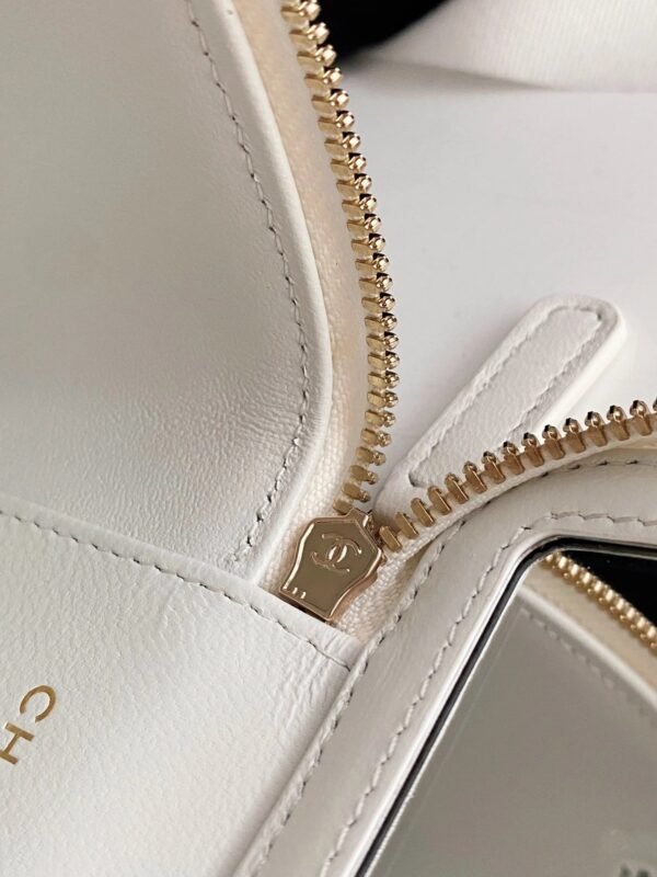 Chanel Small Vanity With Chain White For Women, Women&rsquo;s Bags 4.3in/11cm