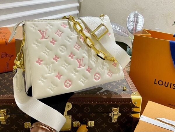 Louis Vuitton M22398 Coussin PM