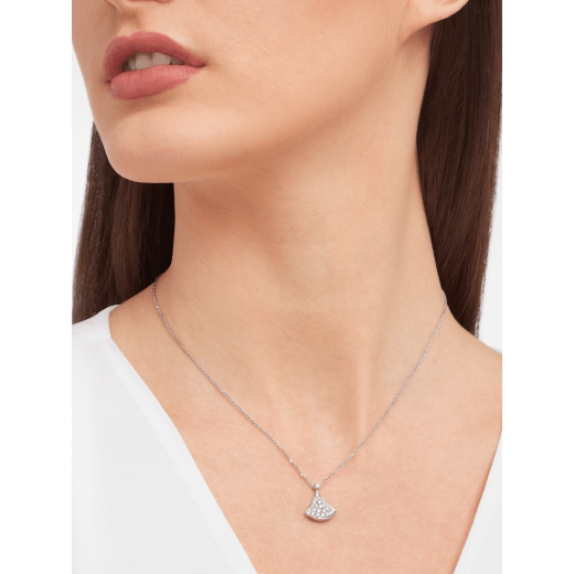 DIVAS DREAM NECKLACE