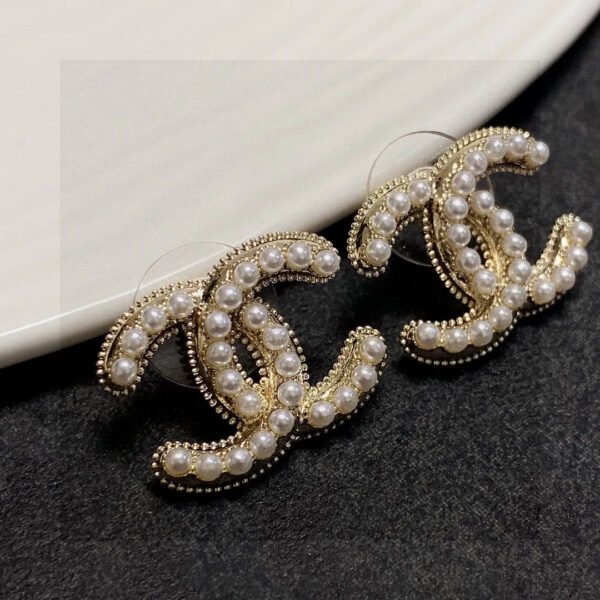 B6398A01-535C-AECD-9BB6-7F71F5766E49.jpg CC Earrings 0010