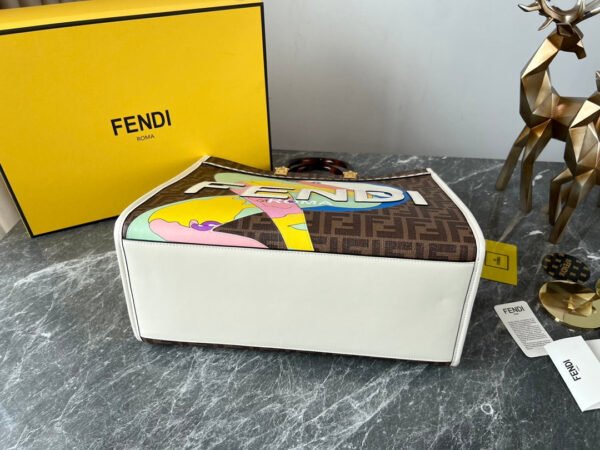 B6573402-76FB-06B3-0F30-C7A5889AB305.jpg Fendi Sunshine Shopper Meduim Bag