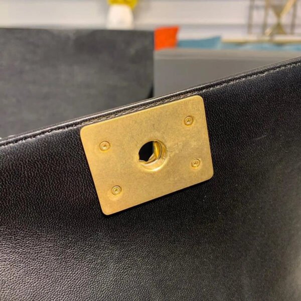 Chanel Boy Handbag Gold Toned Hardware Black For Women, Women&rsquo;s Bags, Shoulder And Crossbody Bags 9.8in/25cm A67086