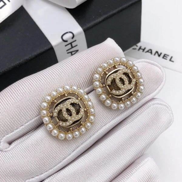 B74FFB1D-F2C1-DFED-9F26-9860CB4710FB.jpg cc Earrings