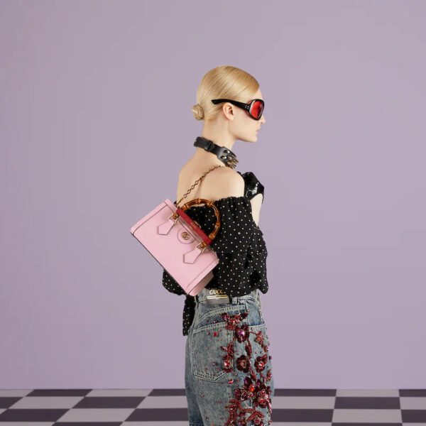 B7E9A16E-D804-7A50-6C97-C2A78E40FCAA.jpg DIANA SMALL SHOULDER BAG