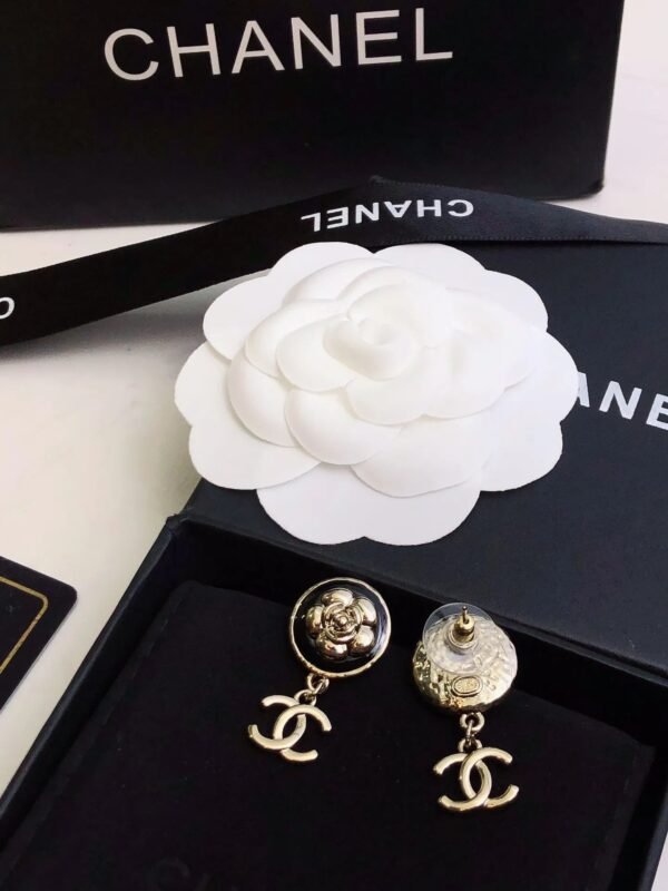 BA53CE21-97D2-7CE3-D9AA-77A68BED6392.jpg cc Earrings