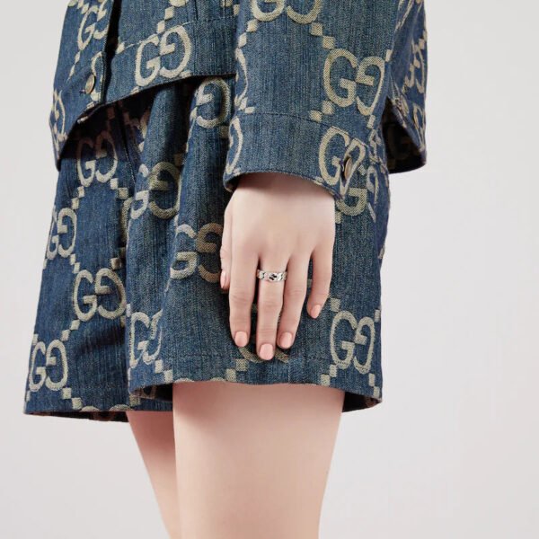 WIDE INTERLOCKING RING