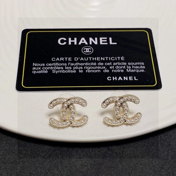 BCADAF50-23BB-35AB-A223-AE2A177EE90B.jpg CC Earrings 0010