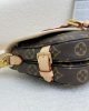 BDE366AA-3DA6-76B0-D415-93A5901BCE46.jpg Louis Vuitton M46740 Saumur BB