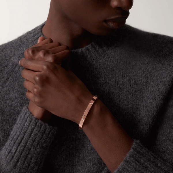 BFAFD201-8545-8722-2E9F-CFECF9B256E4-1.png LOVE BRACELET, 4 DIAMONDS