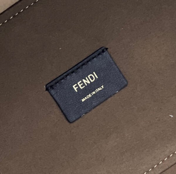 C18A42A0-8B68-EFE1-999A-B55AF0BA7F93.jpg Fendi Sunshine Shopper Meduim Bag