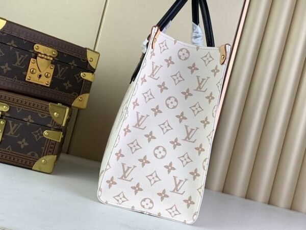 Louis Vuitton OnTheGo MM M46912
