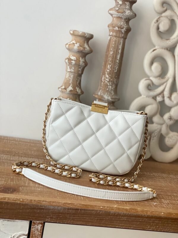 Chanel Small Hobo Bag Gold Hardware White For Women, Women&rsquo;s Handbags, Shoulder Bags 7.5in/19cm