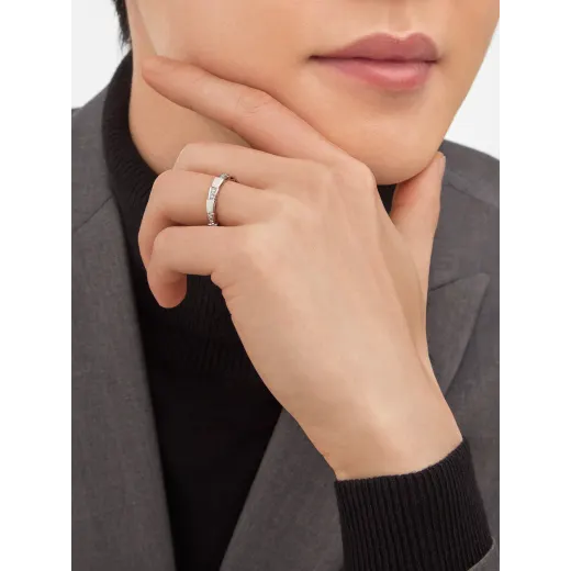 C3CDE73D-EC4D-9DD9-04FF-493D8EB77BC7.png SERPENTI VIPER RING - US 5