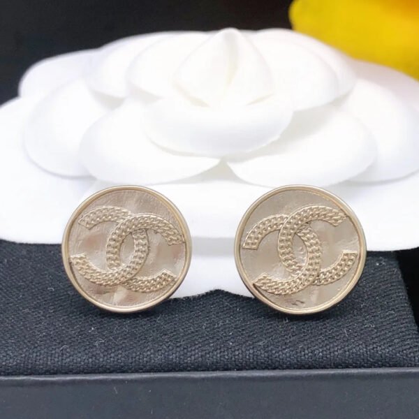 C4023D0E-65B4-29D3-56E6-FAAA1E15F065.jpg cc Earrings