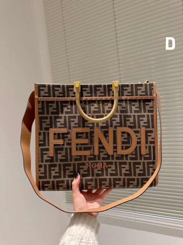 C42447E9-A80A-A6C3-E098-A7B506BA936B.jpg Fendi Sunshine Medium