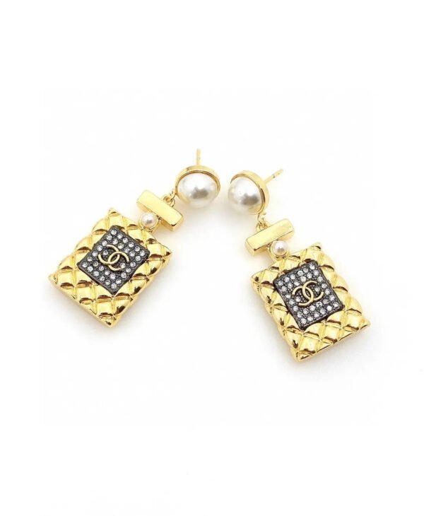 C47E8B36-8085-4711-8F8A-E36EF7692EDC.jpg CC Earrings 0025