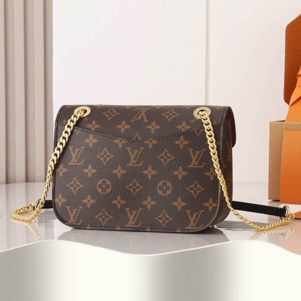 Louis Vuitton Passy Bag M45592
