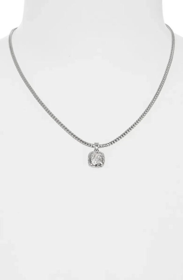 C652A881-FFBD-B39A-CC7C-6E77DFC30E86.jpg John Hardy Carved Chain Necklace