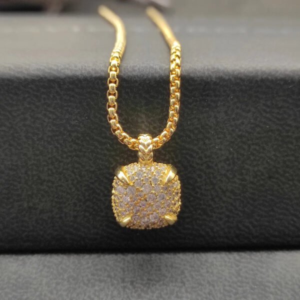 C6548013-AD59-A997-5DEF-CA2509E14949.jpg Chatelaine® Pendant Necklace 18K Yellow Gold with Pavé Diamonds, 14mm