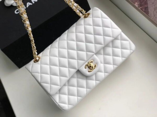 Chanel Classic Handbag Gold Toned Hardware WhiteFor Women, Women&rsquo;s Bags, Shoulder And Crossbody Bags 10.2in/26cm A01112