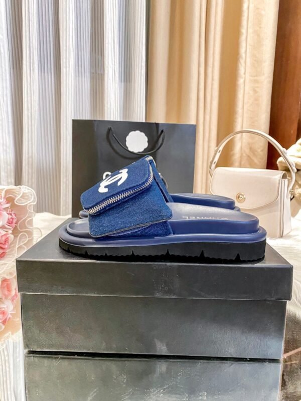 Chanel Women's Logo 25ss CC Sandal