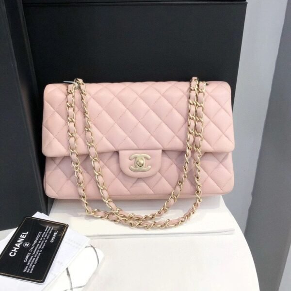 C8D55629-F046-3401-96B0-85577A4C6356.jpg Chanel Medium Classic Double Flap Light Pink Caviar Light Gold Hardware