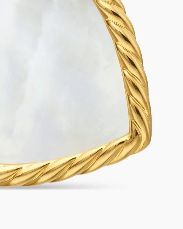 C9ACE383-A4F5-683C-BE5B-50D3EBE5DB0D.jpg DY Elements® Heart Amulet 18K Yellow Gold with Mother of Pearl and Diamonds