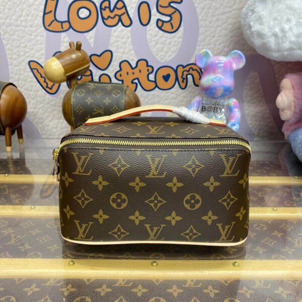 Louis Vuitton Toiletry Bag M11750