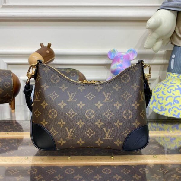 CA8B3485-EBA7-DACA-1F41-C875A7F40F48.jpg Louis Vuitton M45831Boulogne