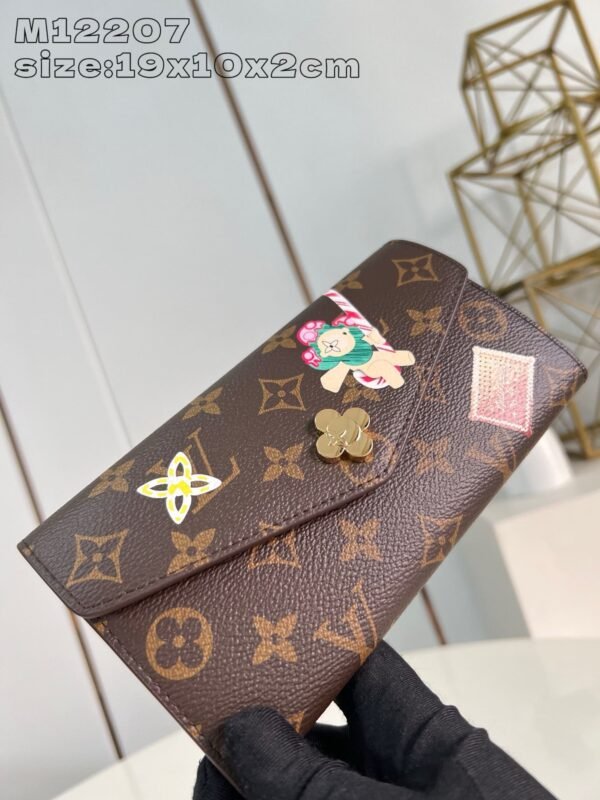 Louis Vuitton M12207 Sarah Wallet