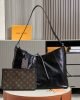 CB6C7E63-3D7D-F5CC-9AF7-2D9A406C6709.jpg Louis Vuitton M25143 CarryAll MM