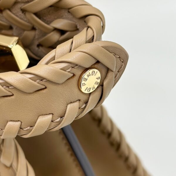 CBAC85F8-8F54-D601-B5EF-053B40A77866.jpg Fendi Peekaboo Small iseeu Bag