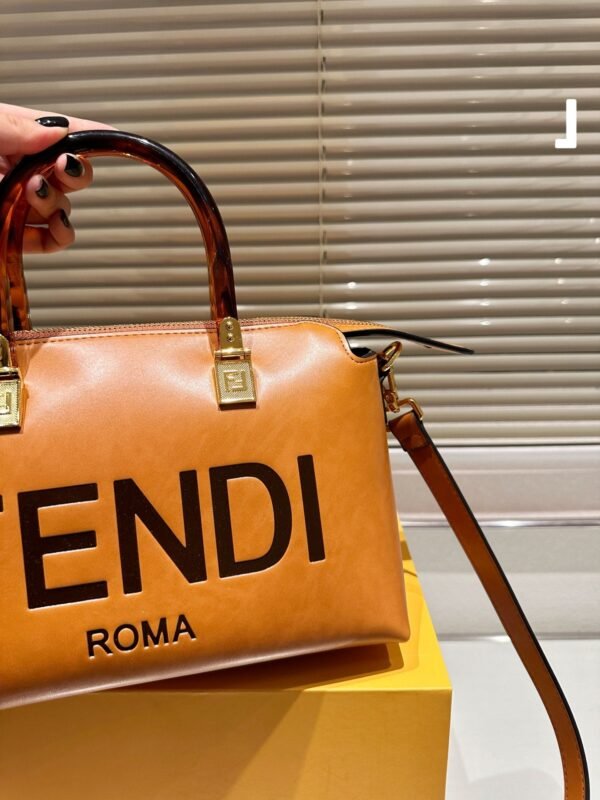 Fendi By The Way Medium - White