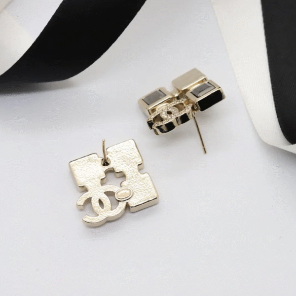 CCE258 CC earring