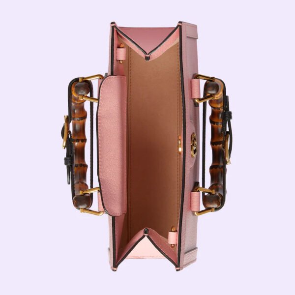 CF5C1AA0-2C98-E2FD-37E1-02B52A5685BA.jpg DIANA SMALL SHOULDER BAG